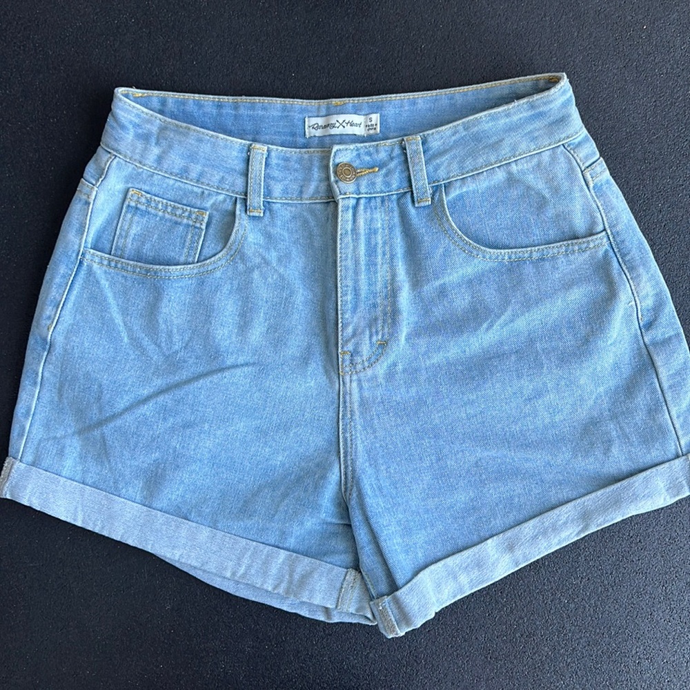Runaway heart - size small - light denim high waisted shorts